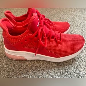 PUMAS red women’s sneakers size 7